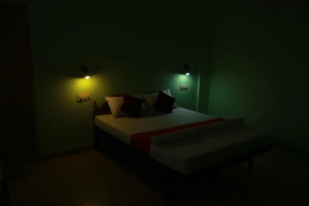 Shirleys Beach Hotel Kovalam 2*,