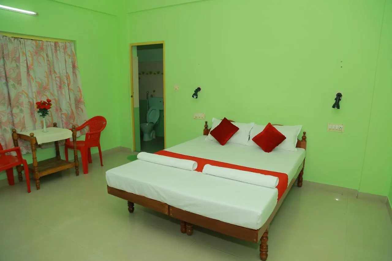 Shirleys Beach Hotel Kovalam 2*,
